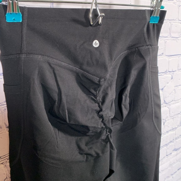 Halara UltraSculpt SoCinched High Waisted Capri Leggings Black Sz M Athleisure - Picture 3 of 6